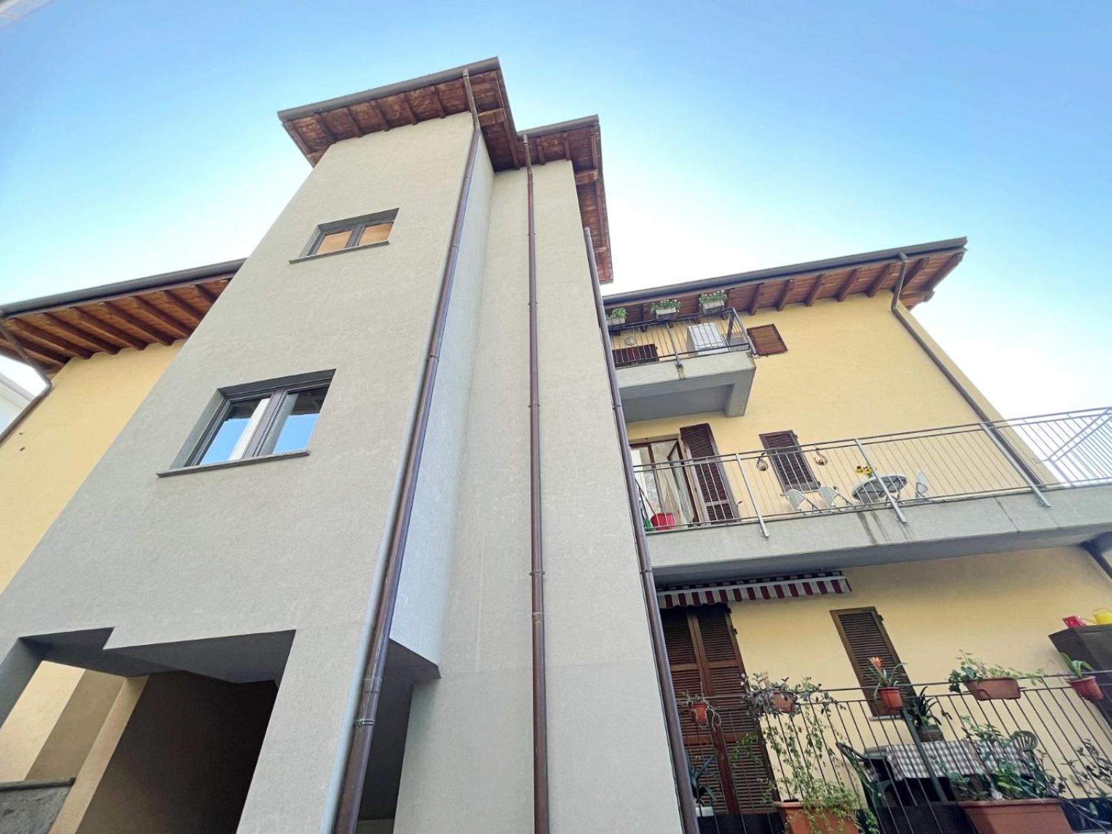 Appartamento Confortevole Con Terrazza Como Exterior foto